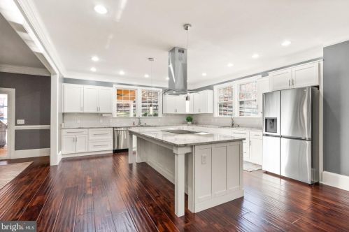 9085 Bristow Woods Ct, Nokesville VA  20181 exterior