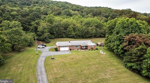 20636 Spring Run Rd, Spring Run, PA 17262-9404