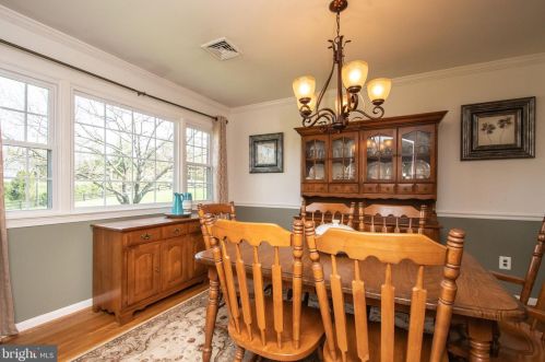 20557 Gleedsville Rd, Leesburg VA 20175-6532 exterior