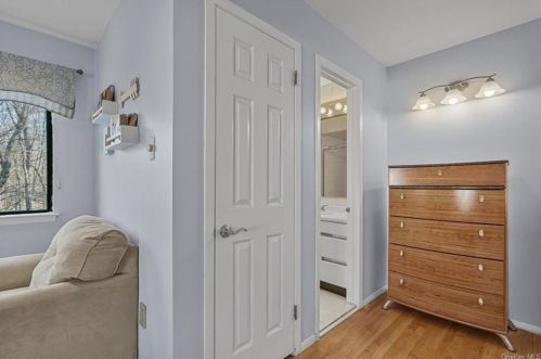 6 Mayer Dr, Airmont NY  10901-3807 exterior