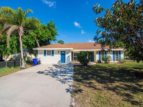 8860 22nd St, Vero Beach, FL 32966-1728