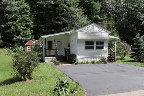 52 Farmwood Dr, Nashua, NH 03062-1107