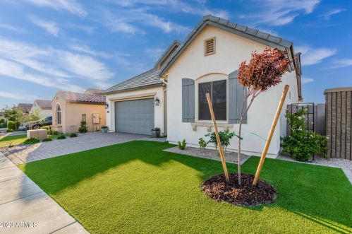 10720 Sierra Pinta Dr, Sun City, AZ 85373-3328