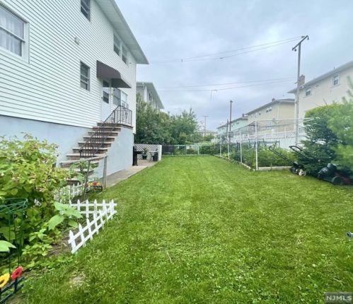 94 Maitland Pl, Outwater NJ  07026-1230 exterior