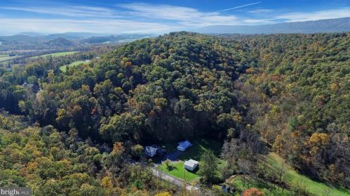693 Academia Rd, Academia, PA 17082-7000
