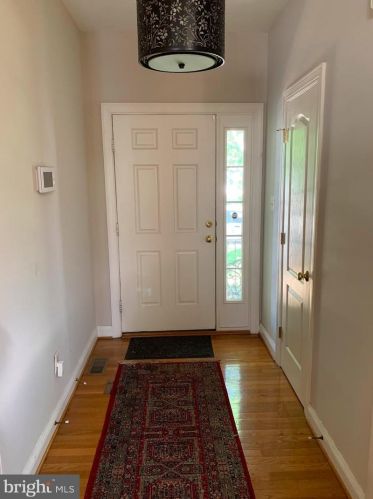 6766 Sycamore Park Dr, Haymarket VA  20169-2995 exterior