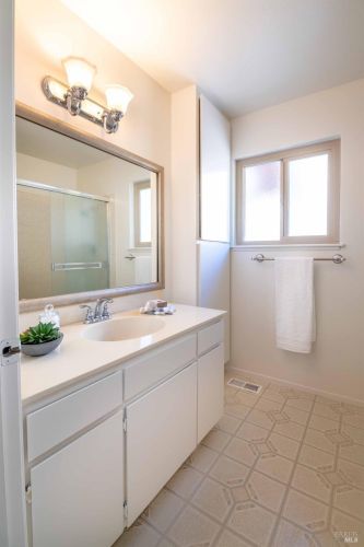 708 Montclair Dr, Santa Rosa CA  95409-2822 exterior