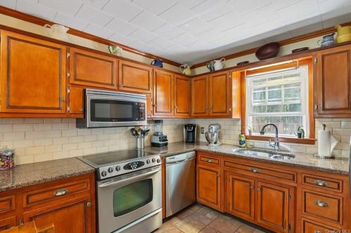 44 Ontario Ave, Middletown NY  10940-4339 exterior