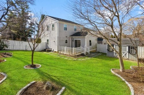 47 Washington Ave, Crotonville NY  10562-5520 exterior