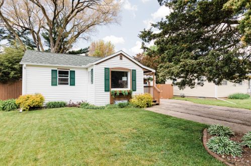 1602 30th St, La Crosse, WI 54601-6128