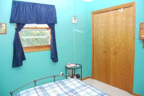 711 Harrison Ct, West Bend WI  53090-1800 exterior