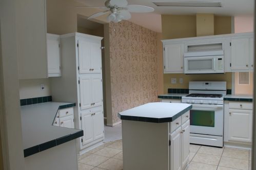 221 Rock Lake Dr, Zelienople PA  16063-8901 exterior