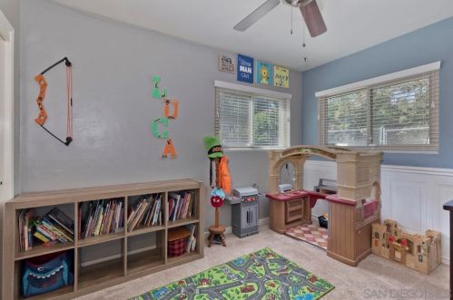 9606 Marilla Dr, Lakeside CA  92040-2806 exterior