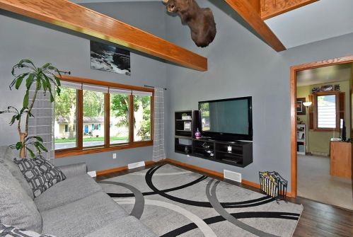 421 10th Ave, Faribault MN  55021-6433 exterior