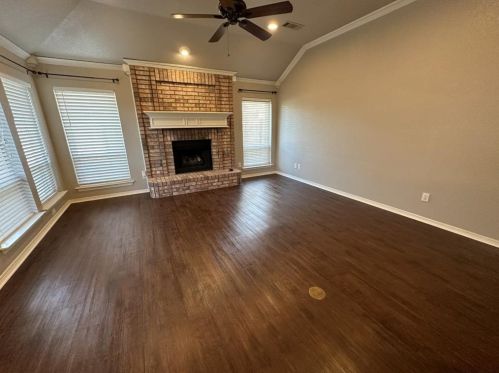 2751 Crystal Glenn Cir, Hurst TX  76054-2428 exterior