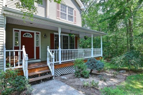197 Flood Rd, East Hampton, CT 06447-1545