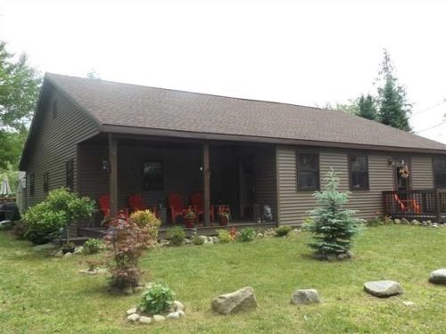 150 Ridgewood Ave, Broadalbin, NY 12025-2317