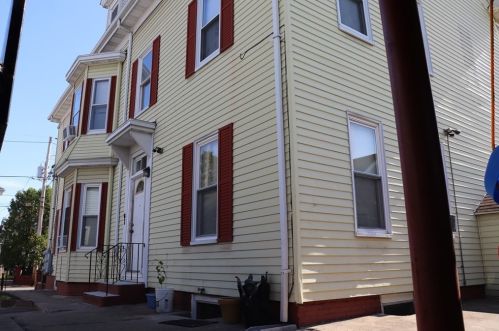13 Jacobs St, Peabody, MA 01960-4309