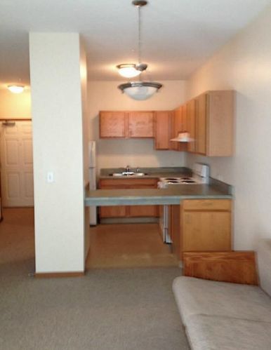 105 Royal Ln, Clinton NC 28328-3215 exterior