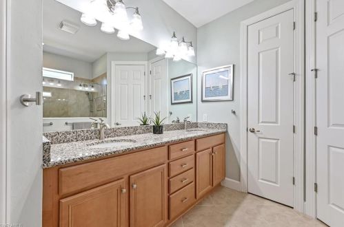 16157 Camden Lakes Cir, Naples FL  34110-2880 exterior