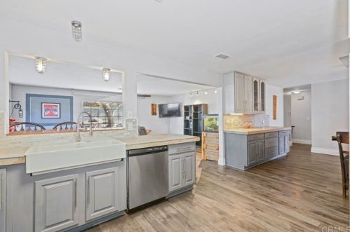 1825 Debra Ln, Vista, CA 92084-3039