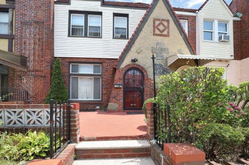 130-07 226th St, Jamaica, NY 11413-1319