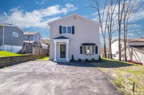 10 Stellar Dr, Greenwood Lake, NY 10925-2840