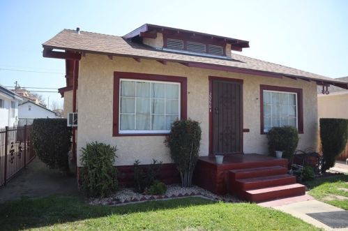2066 Linden Ave, Long Beach, CA 90806-4920