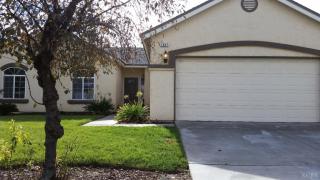 1547 Persimmon St, Lemoore CA  93245-5261 exterior