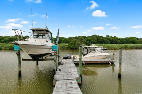 49 Crystal Beach Blvd, Moriches NY  11955-1909 exterior
