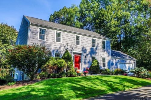 6 Tremont Rd, Brookfield Center, CT 06804-3734