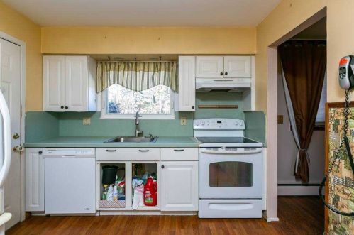 46 Eastover Dr, Elwood NY  11731-4331 exterior