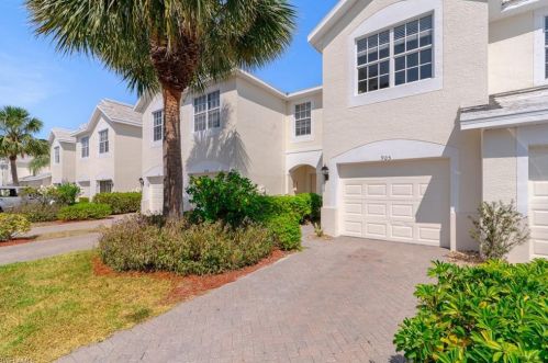 905 Hampton Cir, Naples, FL 34105-4822