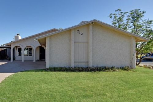 712 Grove Cir, Mesa, AZ 85210-5118