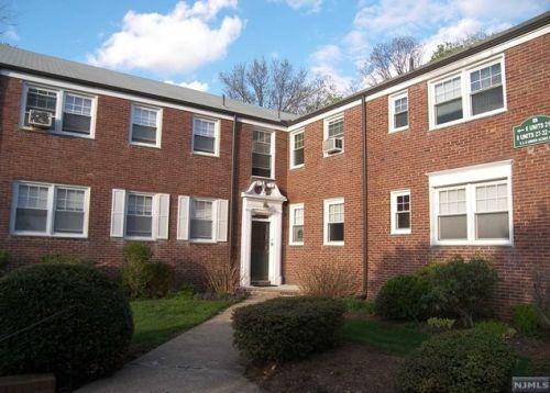 6 Green Acres Dr, Verona, NJ 07044-2412