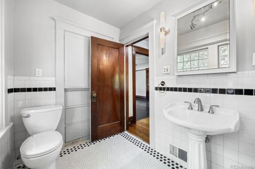 372 Ogden St, Denver CO 80218-3812 exterior