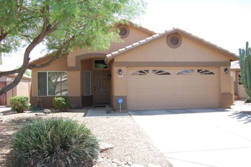 217 Del Rio St, Gilbert, AZ 85233-8968