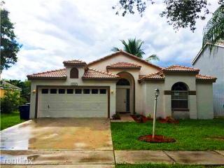 2820 Bogota Ave, Hollywood FL  33026-4512 exterior