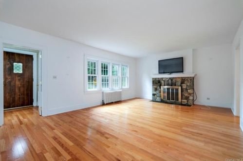 3388 Old Yorktown Rd, Yorktown Hgts NY  10598-1109 exterior