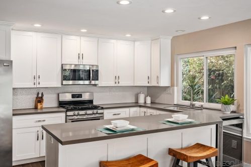 11430 Westonhill Dr, San Diego CA 92126-1461 exterior