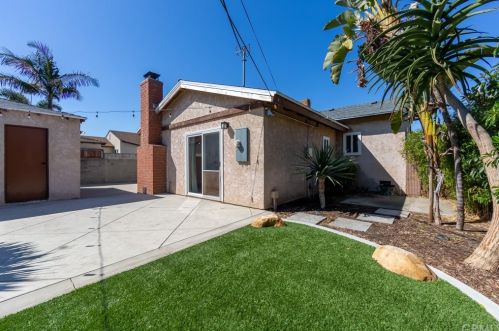 5938 Sunfield Ave, Lakewood CA  90712-1823 exterior