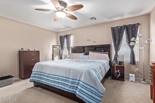 967 Leslie Ave, San Tan Valley AZ  85140-4439 exterior