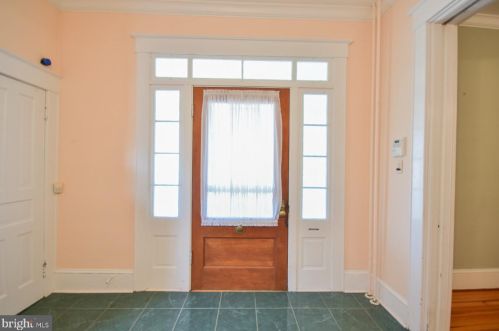 404 Church St, Charles Town WV  25414-1312 exterior