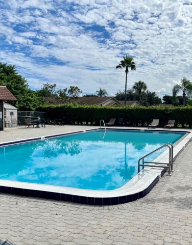 1910 Palmland Dr, Boynton Beach FL  33436-6016 exterior