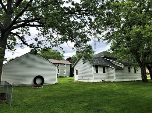 130 6th St, Plainview, MN 55964-1021