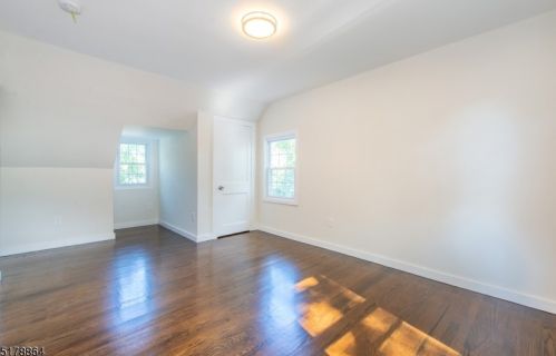 1058 Mayfair Dr, Rahway NJ  07065-1909 exterior