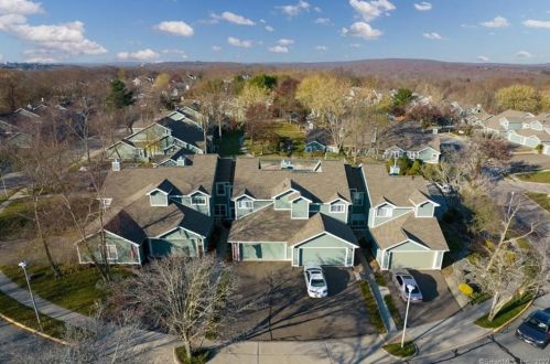 69 Spyglass Cir, Groton CT  06340-6218 exterior