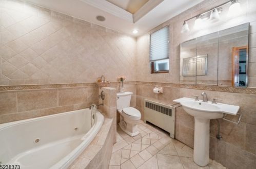 716 Avenue C, Bayonne NJ  07002-2542 exterior