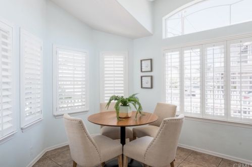 315 33rd St, Newport Beach CA  92663-3131 exterior