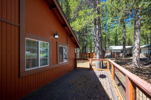 1536 Oglala Ct, South Lake Tahoe CA  96150-4723 exterior